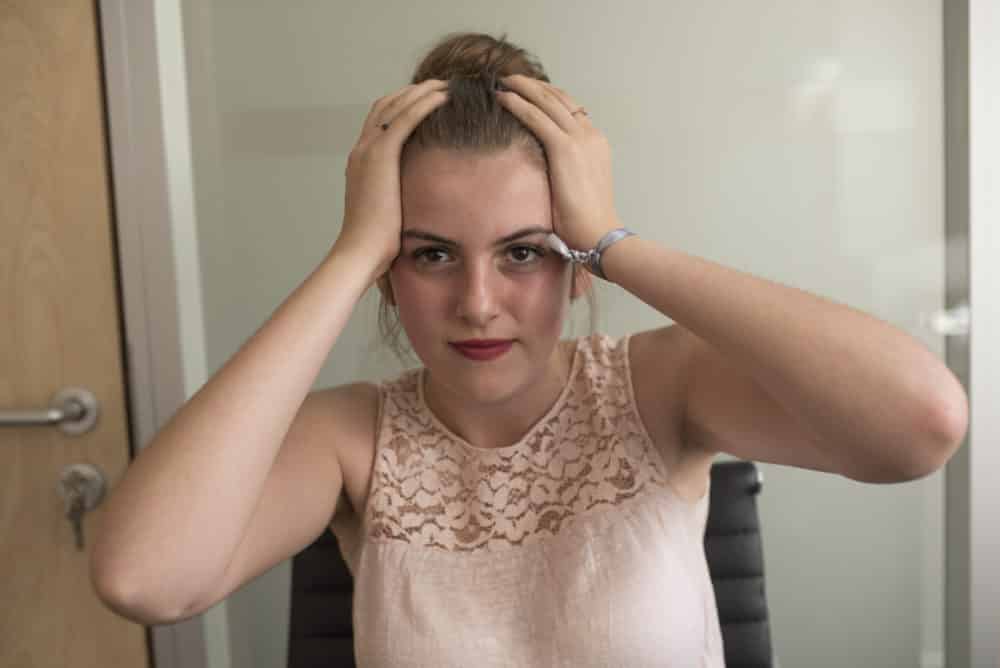 jeune fille qui est stressée par Parcoursup - Droit Photo réservé